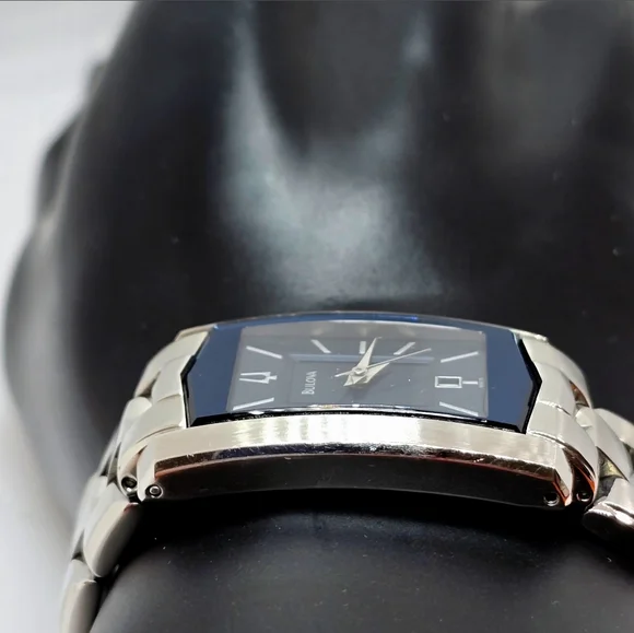✨️Bulova✨️ Classic Blue Dial Watch - Picture 9 of 11